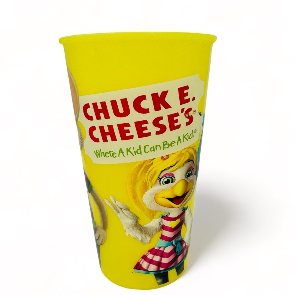 Chuck E. Cheese's Drink Cup Yellow Orange Prize HTF Color Change 2018 Used.